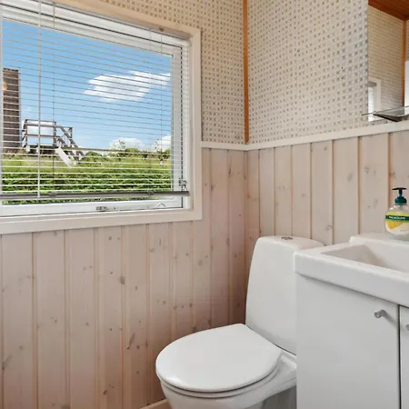 2 Bedroom Stunning In Feriehus Otterup